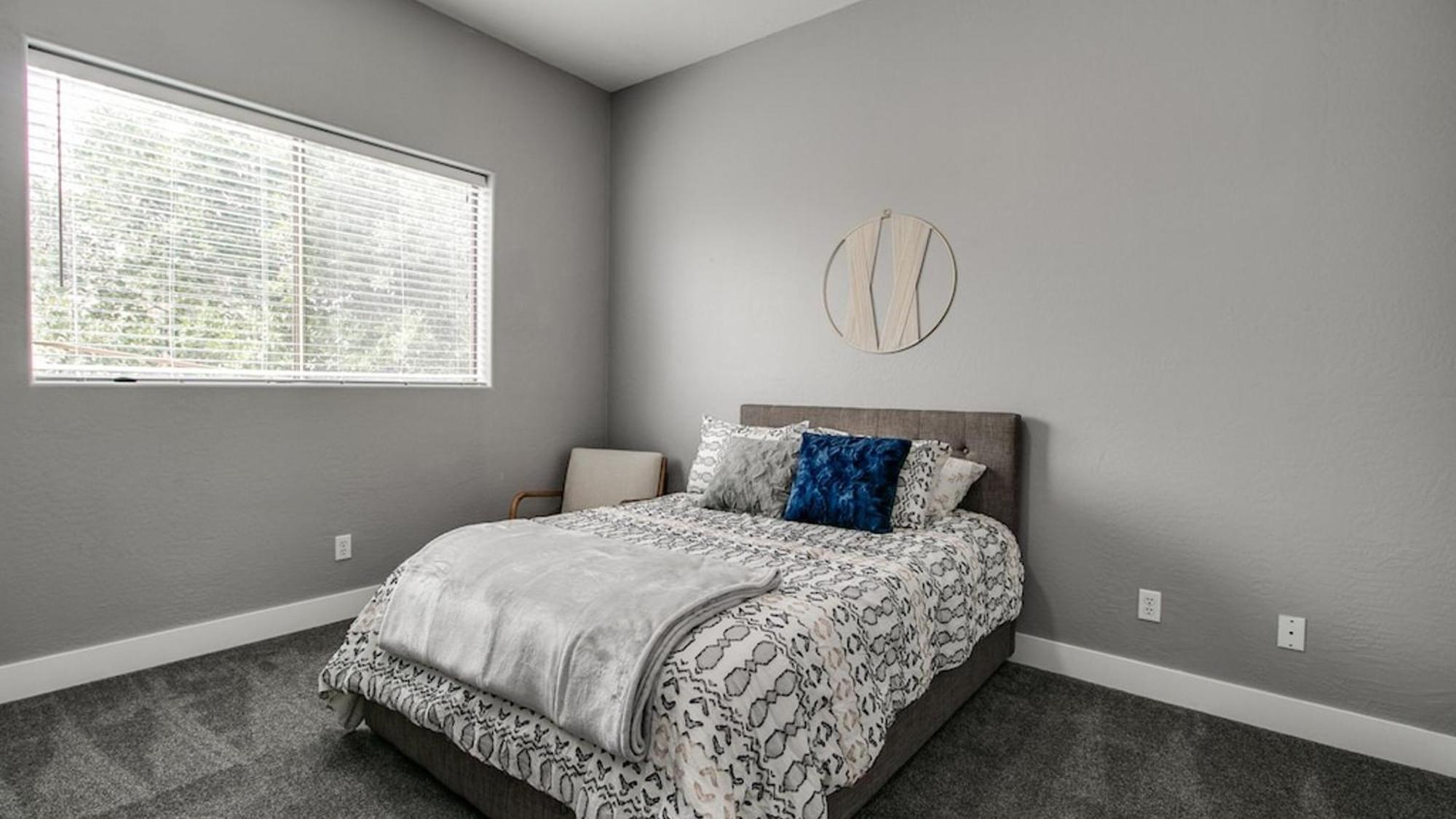 3 Bdrm Townhouse Wgarage In Gated Complex