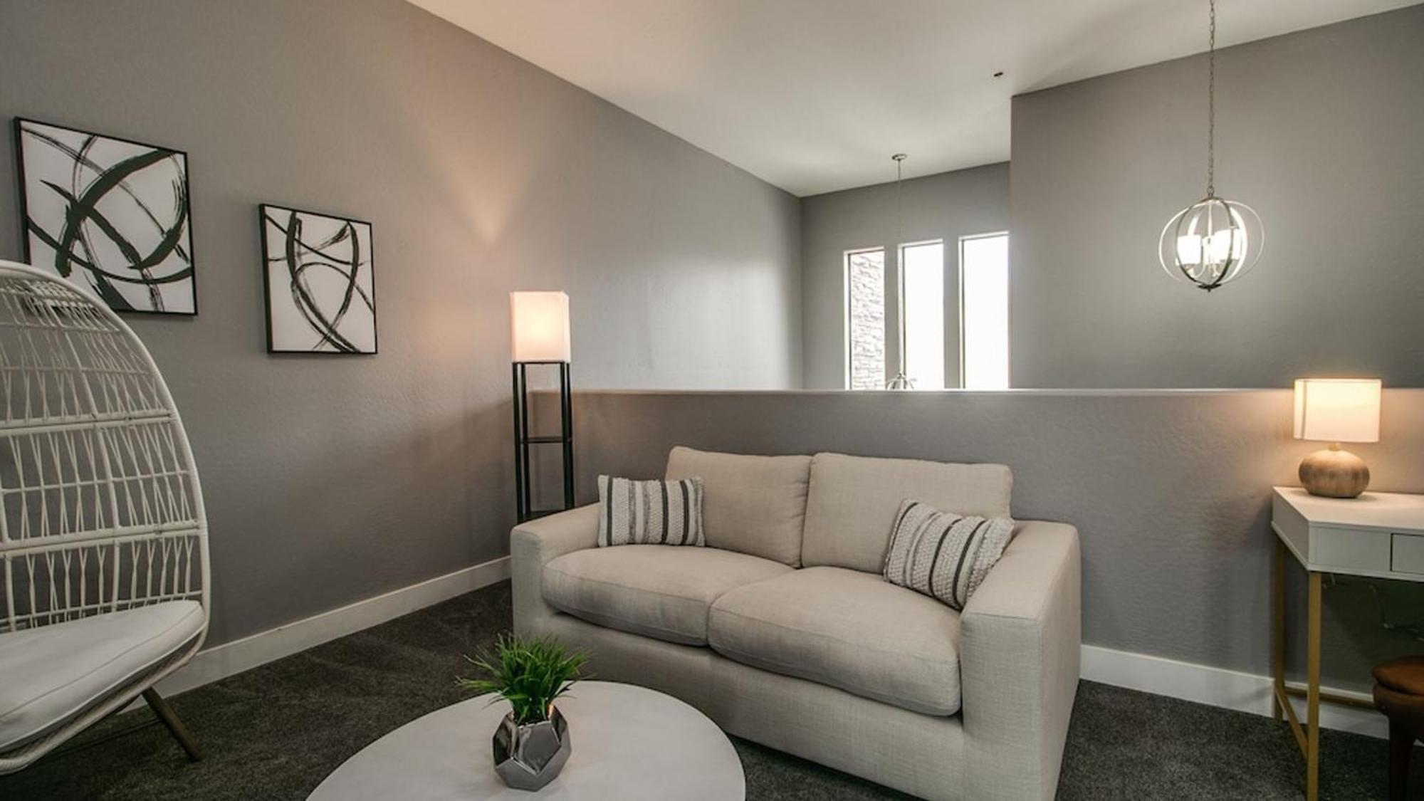 3 Bdrm Townhouse Wgarage In Gated Complex